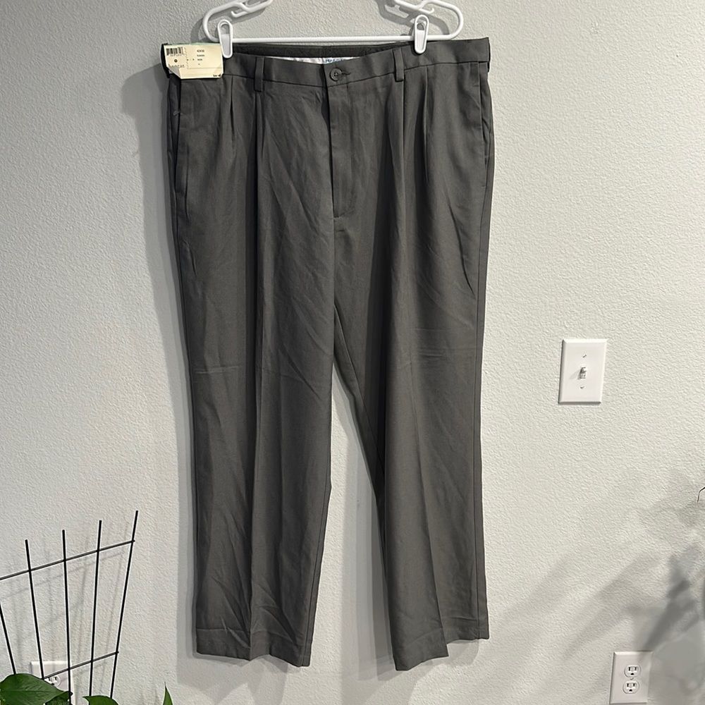 New haggar cool 18 Pro Classic Fit Pants Grey Size 42x32